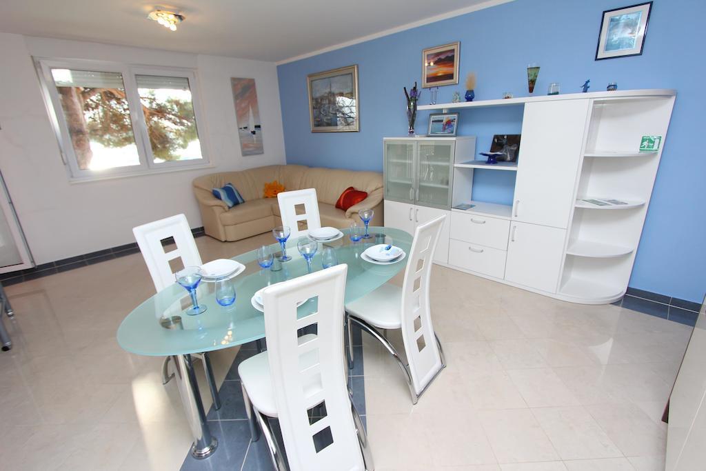 Apartment Nautica Novigrad  Bilik gambar
